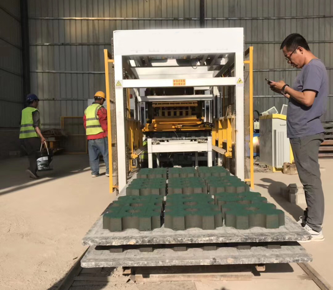 XCMG MM10-15 Hydraform Interlocking Brick Machine Block Making Machine in Nigeria Kenya South Africa - ماكينة البلوك: صورة 2 XCMG MM10-15 Hydraform Interlocking Brick Machine Block Making Machine in Nigeria Kenya South Africa - ماكينة البلوك: صورة 2
