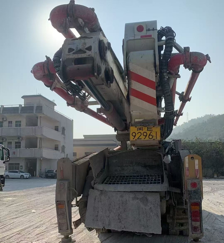 XCMG Manufacturer China Concrete Pump Truck HB52V 52m Used Cement Pump Truck Price For Sale - مضخة خرسانة: صورة 4 XCMG Manufacturer China Concrete Pump Truck HB52V 52m Used Cement Pump Truck Price For Sale - مضخة خرسانة: صورة 4