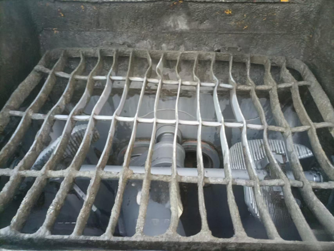 XCMG Manufacturer Concrete Pump Machine HB43V Used 43m HOWO Small Concrete Pumps Truck For Sale - مضخة خرسانة: صورة 5 XCMG Manufacturer Concrete Pump Machine HB43V Used 43m HOWO Small Concrete Pumps Truck For Sale - مضخة خرسانة: صورة 5