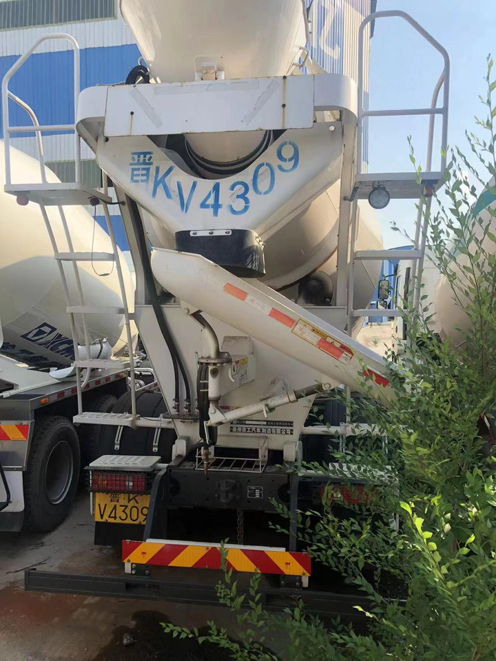 شاحنة خلاطة خرسانة XCMG Official G12V 2021 Year 12m3 Used Concrete Mixer Truck for Sale: صورة 6