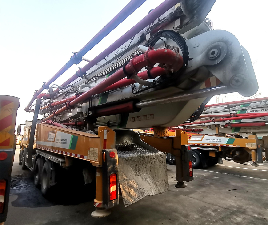 XCMG Official HB62V Second Hand Concrete Pump Truck 62m Truck-mounted Concrete Pump Price - مضخة خرسانة: صورة 5 XCMG Official HB62V Second Hand Concrete Pump Truck 62m Truck-mounted Concrete Pump Price - مضخة خرسانة: صورة 5