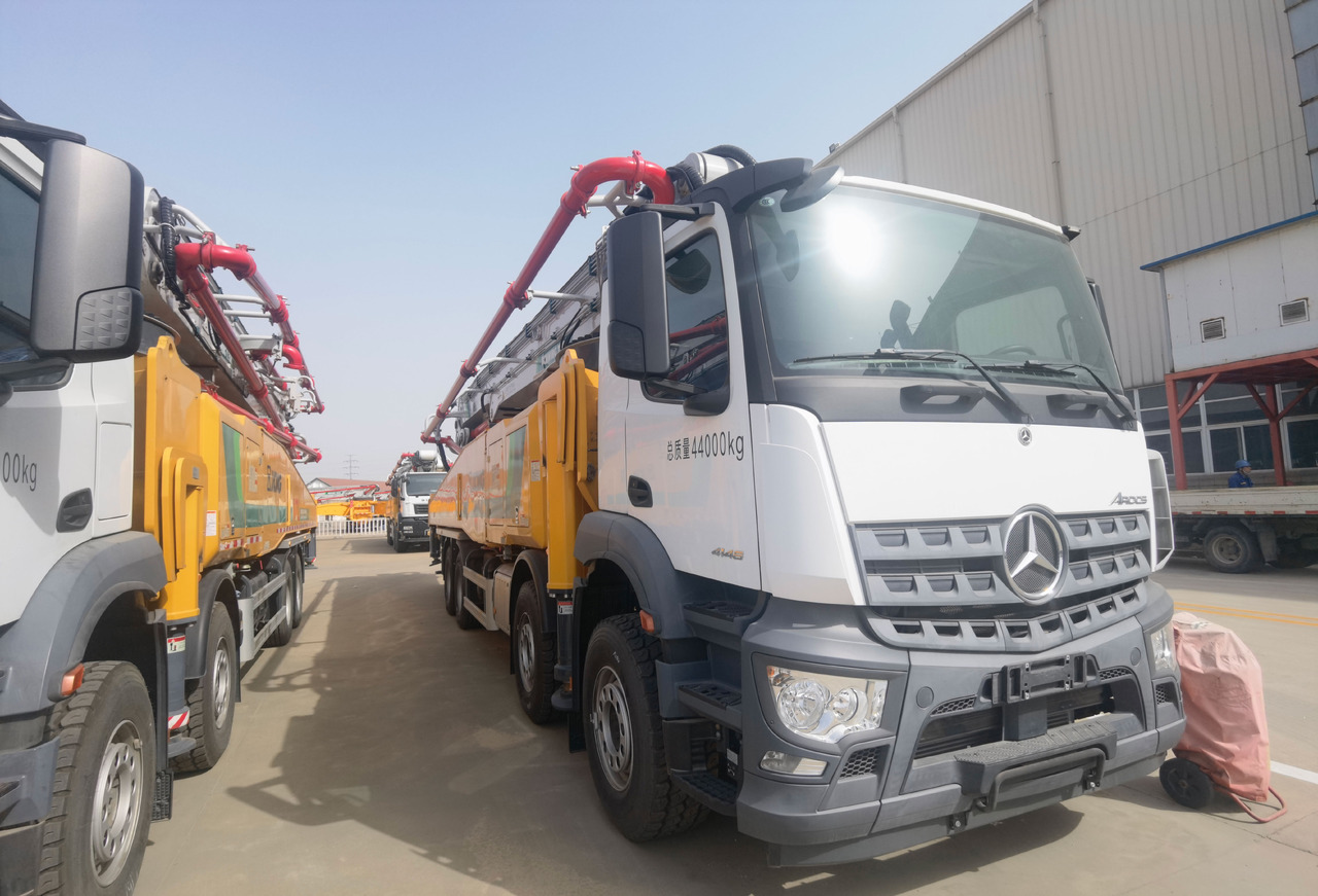 XCMG Official Schwing Concrete Pump HB62V Used Telescopic Concrete Pump Truck Price - مضخة خرسانة: صورة 2 XCMG Official Schwing Concrete Pump HB62V Used Telescopic Concrete Pump Truck Price - مضخة خرسانة: صورة 2