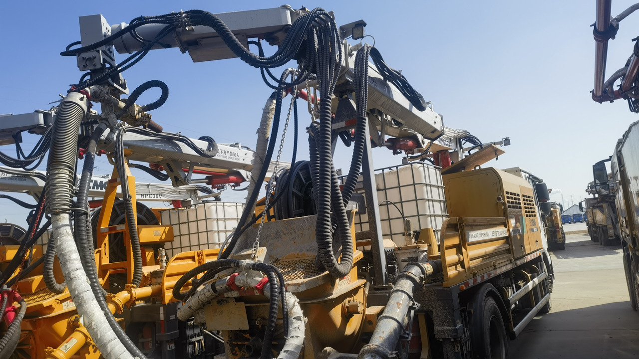 معدات الخرسانة XCMG Official Schwing HPC30V Used Truck Mounted Concrete Spraying Machine For Sale: صورة 7 معدات الخرسانة XCMG Official Schwing HPC30V Used Truck Mounted Concrete Spraying Machine For Sale: صورة 7
