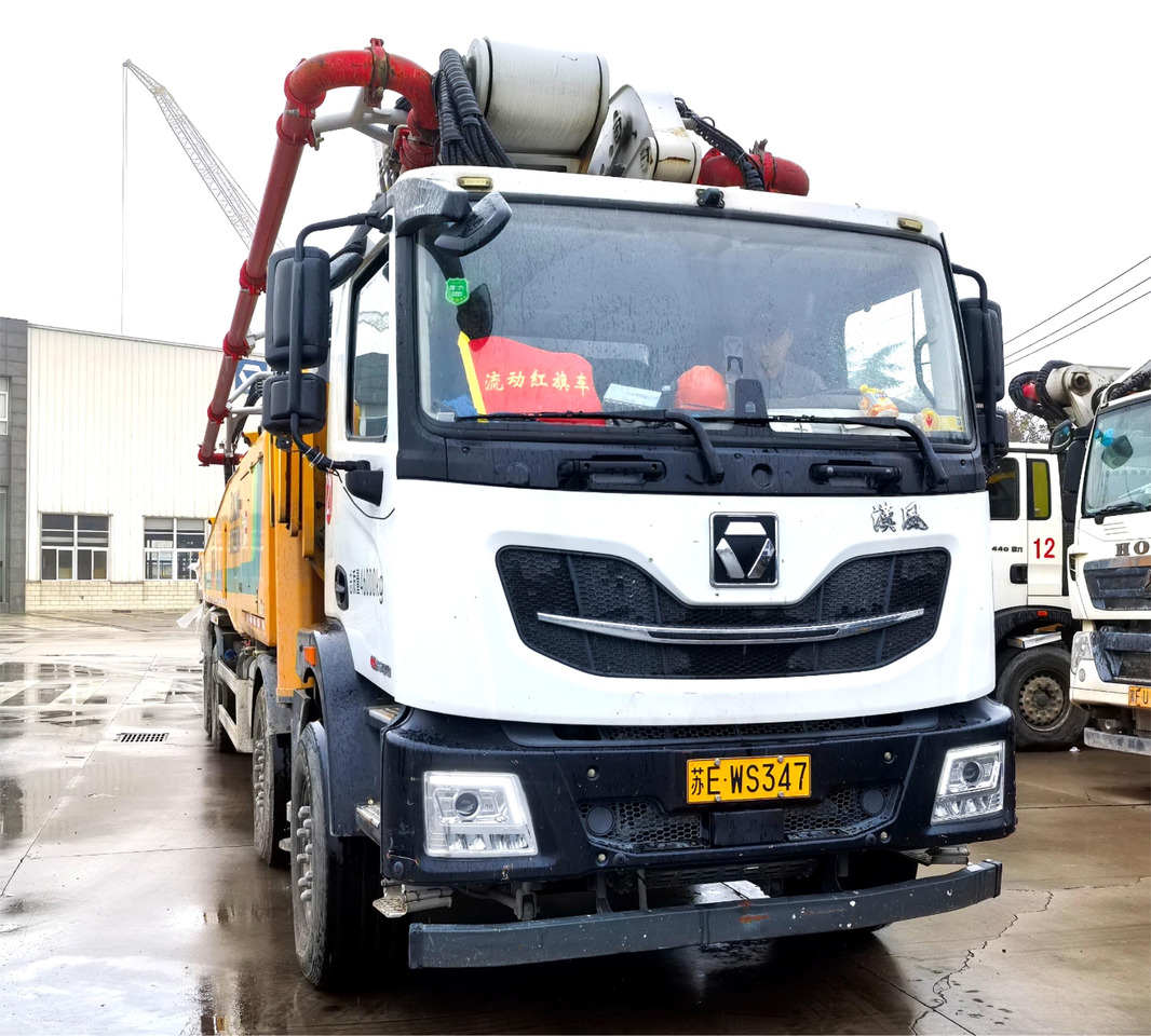 XCMG Official Second Hand Concrete Pump Machine HB65V 65m Concrete Boom Pump Truck Price List - مضخة خرسانة: صورة 2 XCMG Official Second Hand Concrete Pump Machine HB65V 65m Concrete Boom Pump Truck Price List - مضخة خرسانة: صورة 2