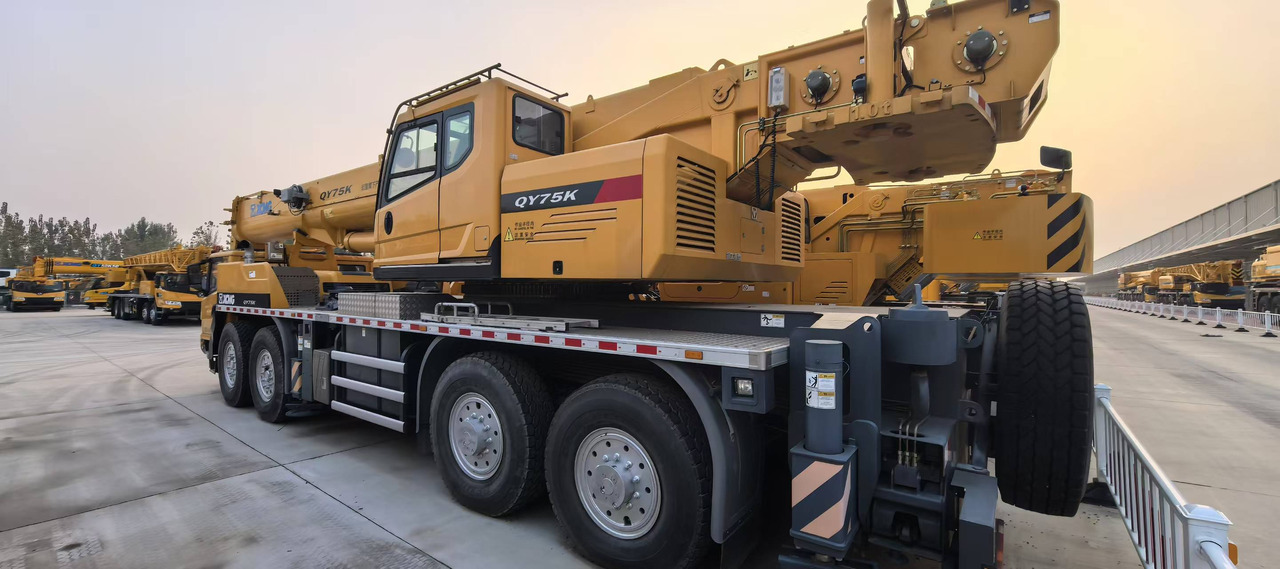 XCMG Official Second Hand Hydraulic Truck Crane QY75K 75ton Mobile Crane For Sale - موبايل كرين: صورة 2 XCMG Official Second Hand Hydraulic Truck Crane QY75K 75ton Mobile Crane For Sale - موبايل كرين: صورة 2