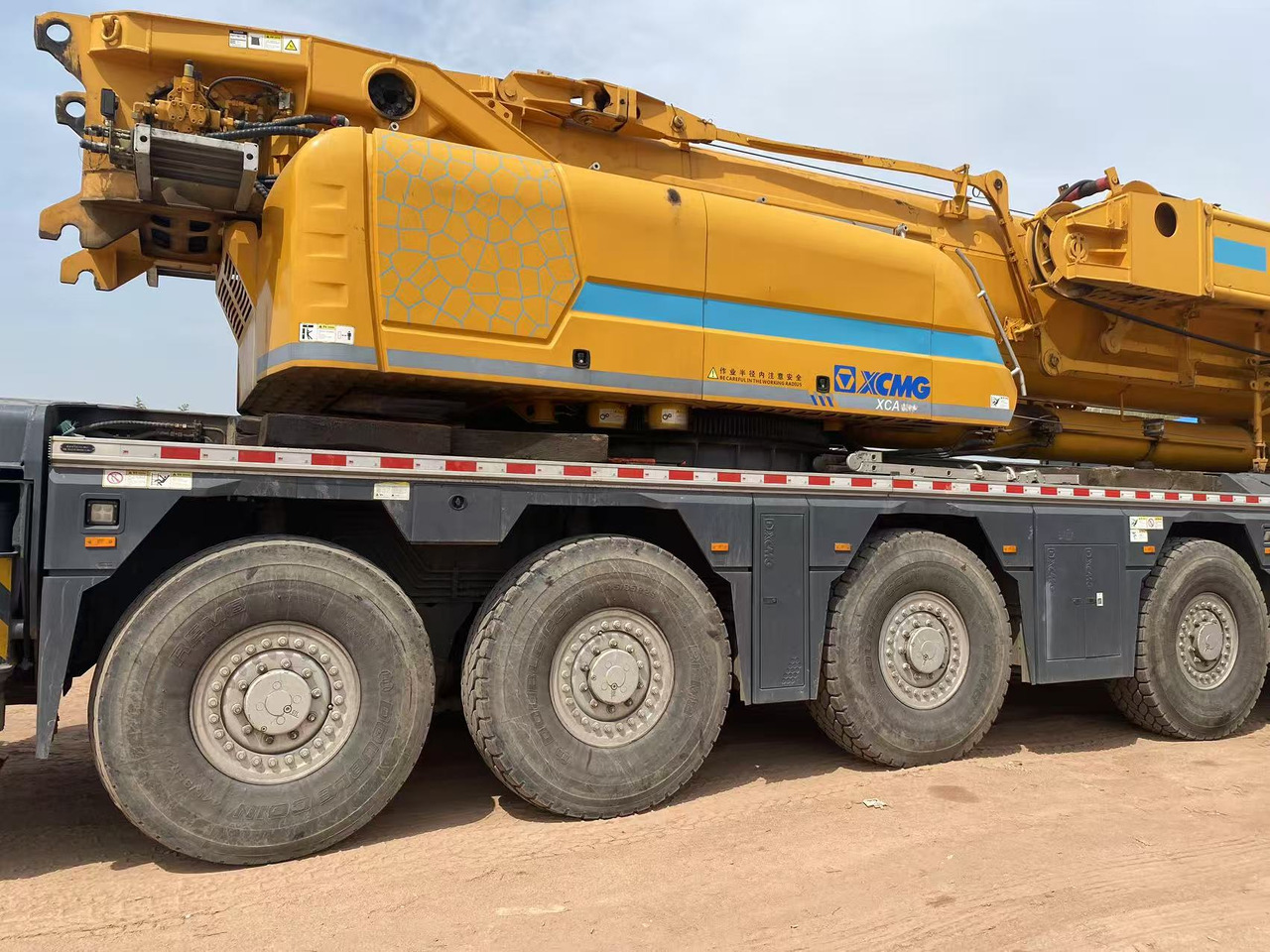 XCMG Official Used All Terrain Crane XCA300-1 300 Ton Mobile Crane Price - رافعة لجميع التضاريس: صورة 5 XCMG Official Used All Terrain Crane XCA300-1 300 Ton Mobile Crane Price - رافعة لجميع التضاريس: صورة 5
