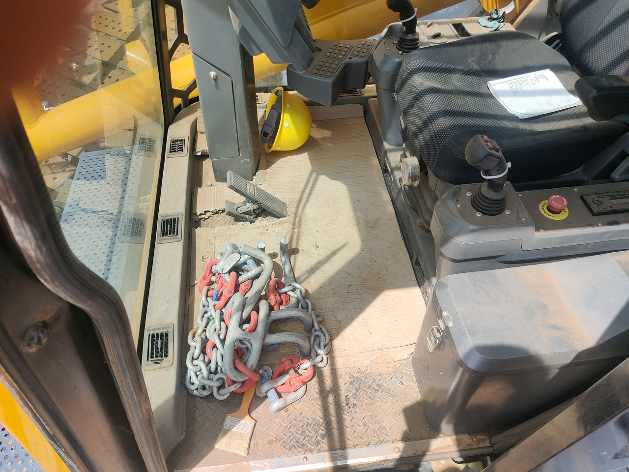 XCMG Official Used Construction Crane XGC800A 800 Ton Mobile Crawler Crane Hot Sale - رافعة مجنزرة: صورة 5 XCMG Official Used Construction Crane XGC800A 800 Ton Mobile Crawler Crane Hot Sale - رافعة مجنزرة: صورة 5
