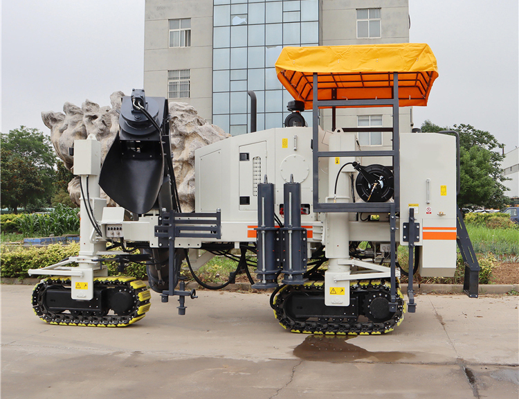 XCMG Official XGNC1300 Concrete Road Paver Kerb Slipform Paver - آلة رصف الخرسانة: صورة 5 XCMG Official XGNC1300 Concrete Road Paver Kerb Slipform Paver - آلة رصف الخرسانة: صورة 5