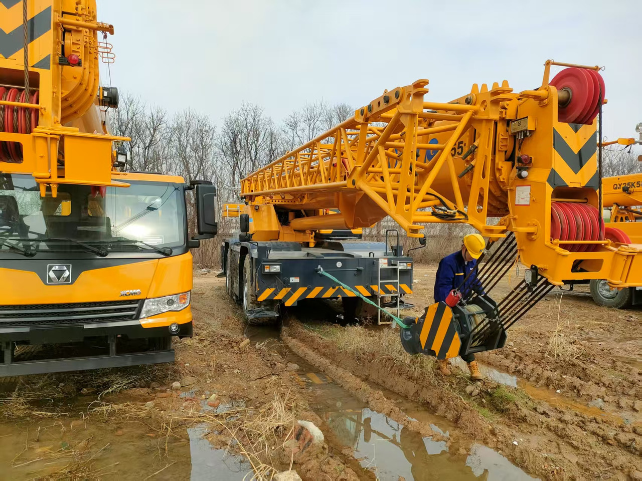 XCMG Popular Used Rough Terrain Crane XCR55L5_S 55T Hydrauli Crane Low Price - رافعة الطرق الوعرة: صورة 2 XCMG Popular Used Rough Terrain Crane XCR55L5_S 55T Hydrauli Crane Low Price - رافعة الطرق الوعرة: صورة 2