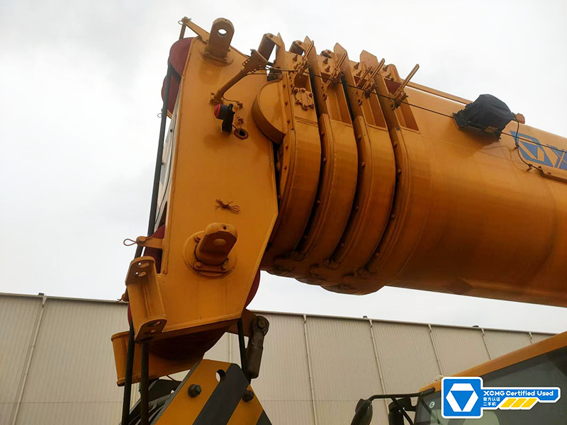 XCMG QY180K5C 180ton second hand truck crane for sale - موبايل كرين: صورة 3 XCMG QY180K5C 180ton second hand truck crane for sale - موبايل كرين: صورة 3