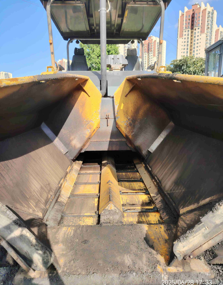 XCMG RP905HDIV used hydraulic mobile asphalt paver - مدادة الأسفلت: صورة 5 XCMG RP905HDIV used hydraulic mobile asphalt paver - مدادة الأسفلت: صورة 5