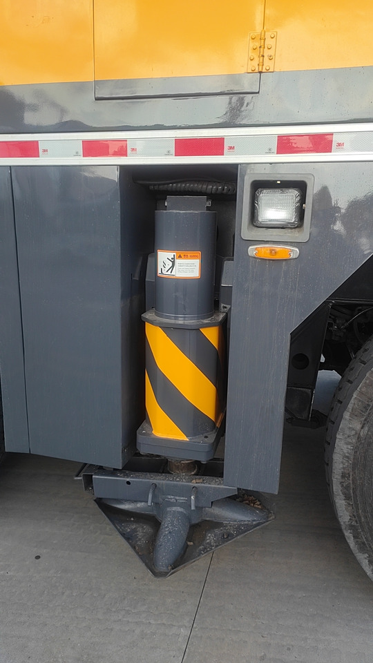 XCMG Truck crane Second Hand mobile hydraulic crane QAY160 Used - موبايل كرين: صورة 2 XCMG Truck crane Second Hand mobile hydraulic crane QAY160 Used - موبايل كرين: صورة 2