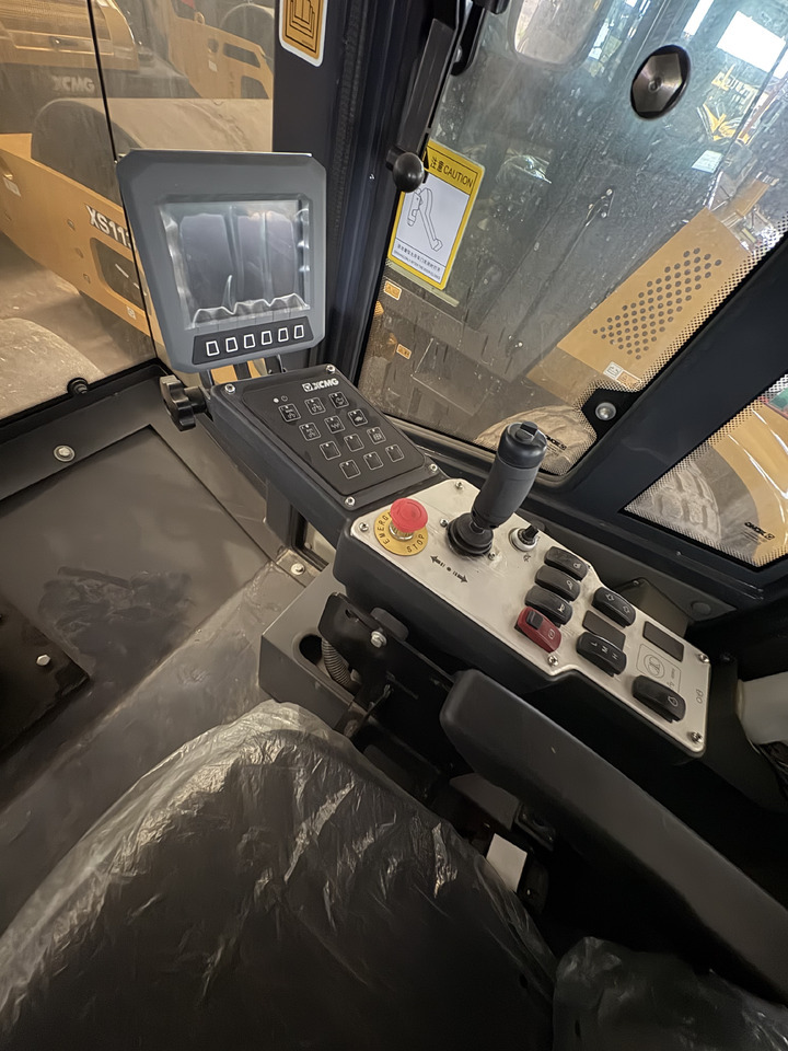 XCMG Used XS83 8 ton small single drum compactor road roller with diesel engine - مدحلة اسفلت: صورة 2 XCMG Used XS83 8 ton small single drum compactor road roller with diesel engine - مدحلة اسفلت: صورة 2
