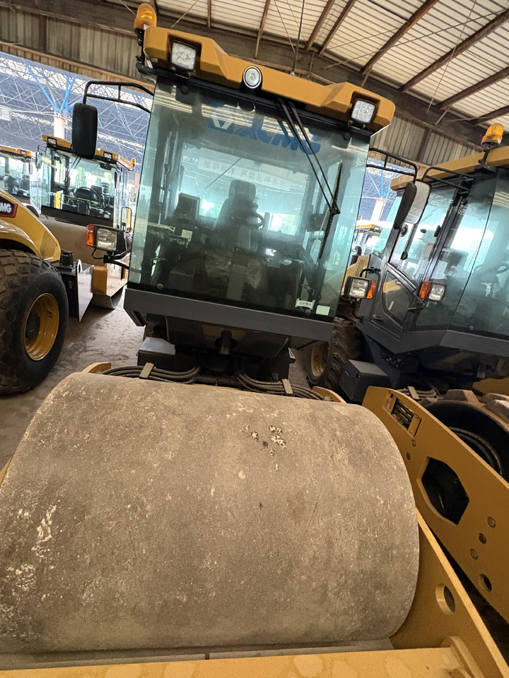 XCMG Used XS83 8 ton small single drum compactor road roller with diesel engine - مدحلة اسفلت: صورة 4 XCMG Used XS83 8 ton small single drum compactor road roller with diesel engine - مدحلة اسفلت: صورة 4