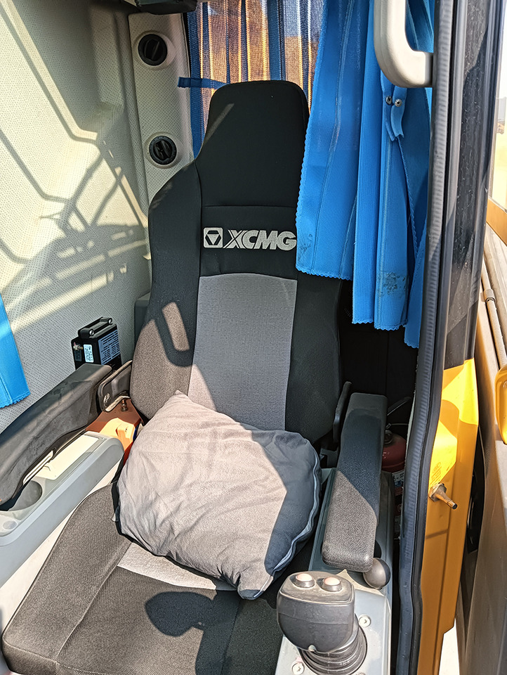 XCMG XCA500 used 500 ton hydraulic telescopic boom all terrain crane - رافعة لجميع التضاريس: صورة 2 XCMG XCA500 used 500 ton hydraulic telescopic boom all terrain crane - رافعة لجميع التضاريس: صورة 2