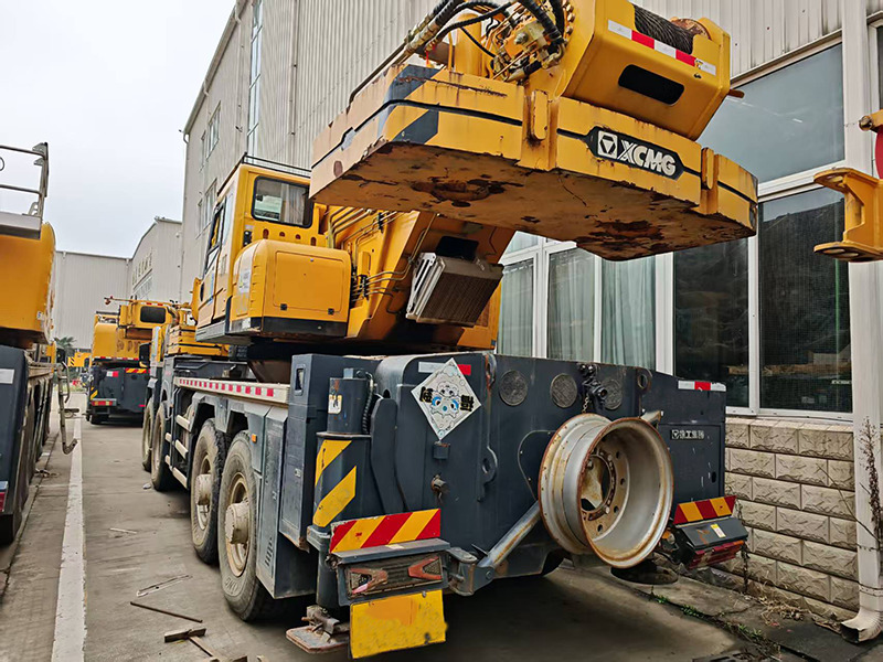 XCMG XCT80L6 80ton Mobile used hoist machine Lifting Truck Crane for Sale - موبايل كرين: صورة 3 XCMG XCT80L6 80ton Mobile used hoist machine Lifting Truck Crane for Sale - موبايل كرين: صورة 3
