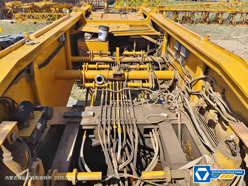 XCMG XGC650 used mobile hydraulic hoist lift machine 650ton crawler crane - رافعة مجنزرة: صورة 3 XCMG XGC650 used mobile hydraulic hoist lift machine 650ton crawler crane - رافعة مجنزرة: صورة 3