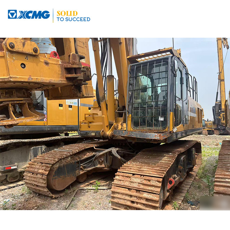 XCMG XR220D mobile crawler rotary drilling rig 25m - برج الحفر: صورة 1 XCMG XR220D mobile crawler rotary drilling rig 25m - برج الحفر: صورة 1