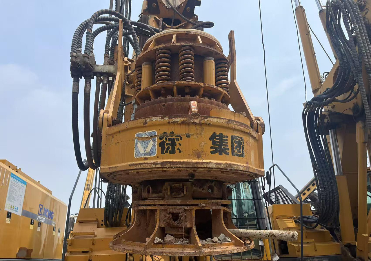 XCMG XR220D mobile crawler rotary drilling rig 25m - برج الحفر: صورة 5 XCMG XR220D mobile crawler rotary drilling rig 25m - برج الحفر: صورة 5