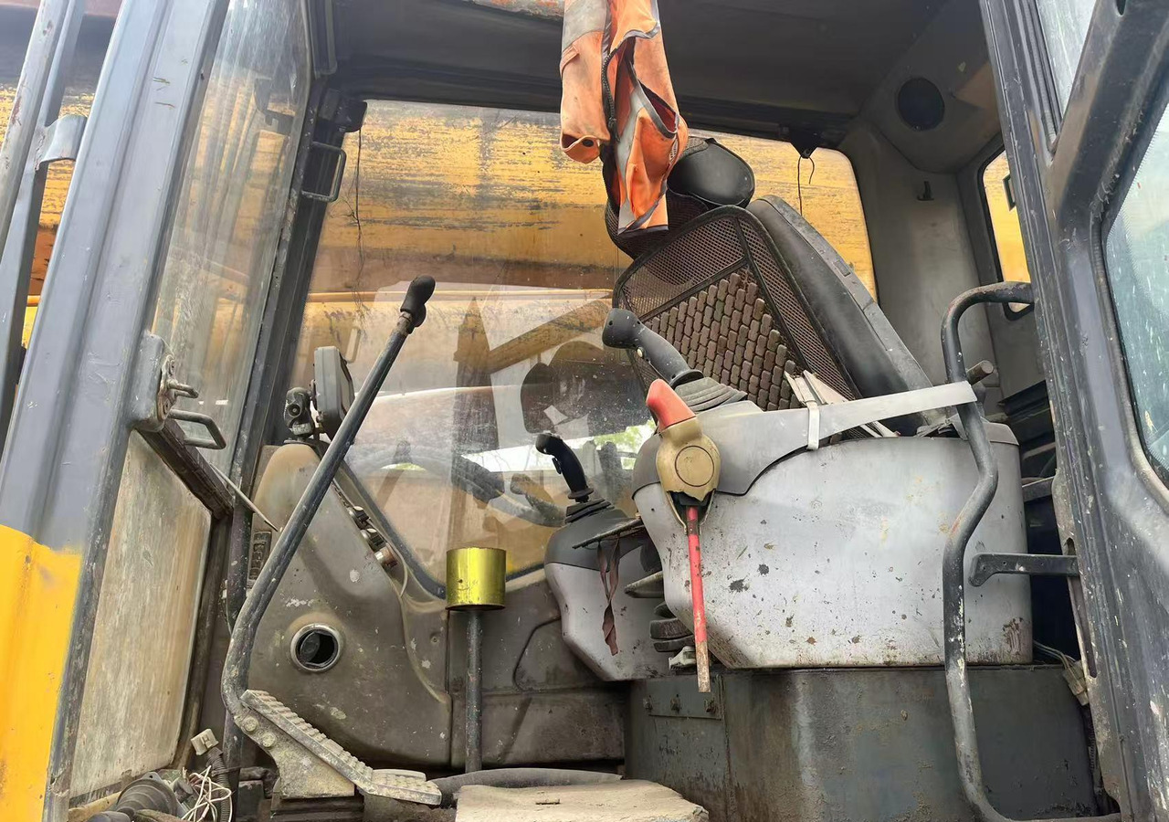 XCMG XR220D portable crawler rotary drilling rig 25m - برج الحفر: صورة 2 XCMG XR220D portable crawler rotary drilling rig 25m - برج الحفر: صورة 2