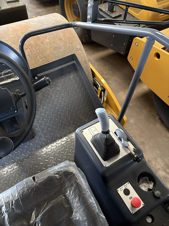 XCMG XS123 12ton used hydraulic road roller price - مدحلة اسفلت: صورة 2 XCMG XS123 12ton used hydraulic road roller price - مدحلة اسفلت: صورة 2