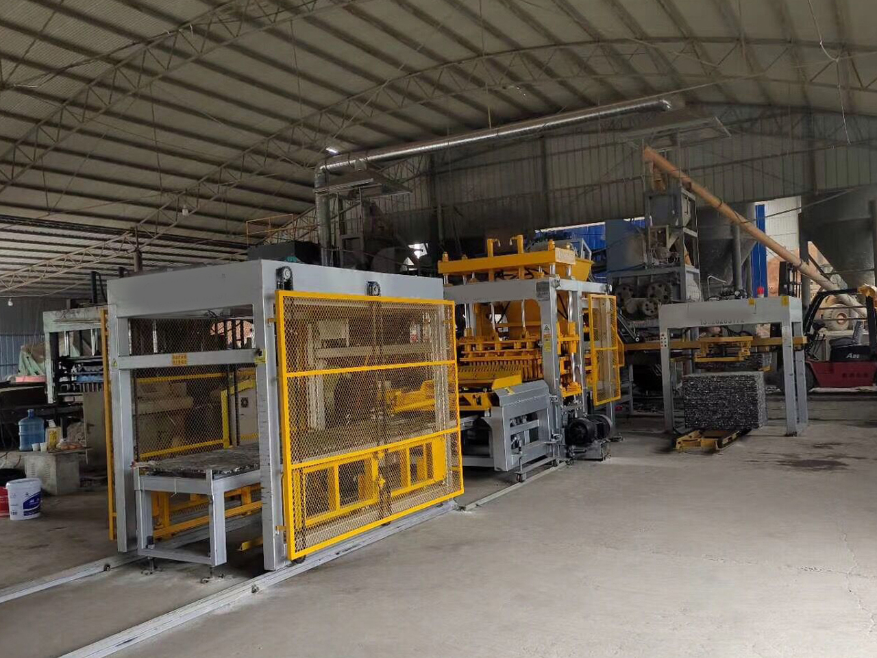 XCMG manufacturer MM8-15 Mud Red Clay Brick Making Machine - ماكينة البلوك: صورة 3 XCMG manufacturer MM8-15 Mud Red Clay Brick Making Machine - ماكينة البلوك: صورة 3