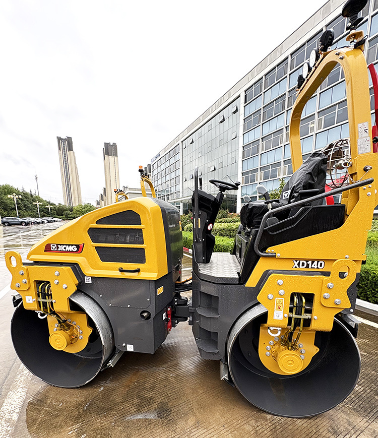 XCMG official XD140 4 ton mini light road roller price - مدحلة صغيرة: صورة 4 XCMG official XD140 4 ton mini light road roller price - مدحلة صغيرة: صورة 4