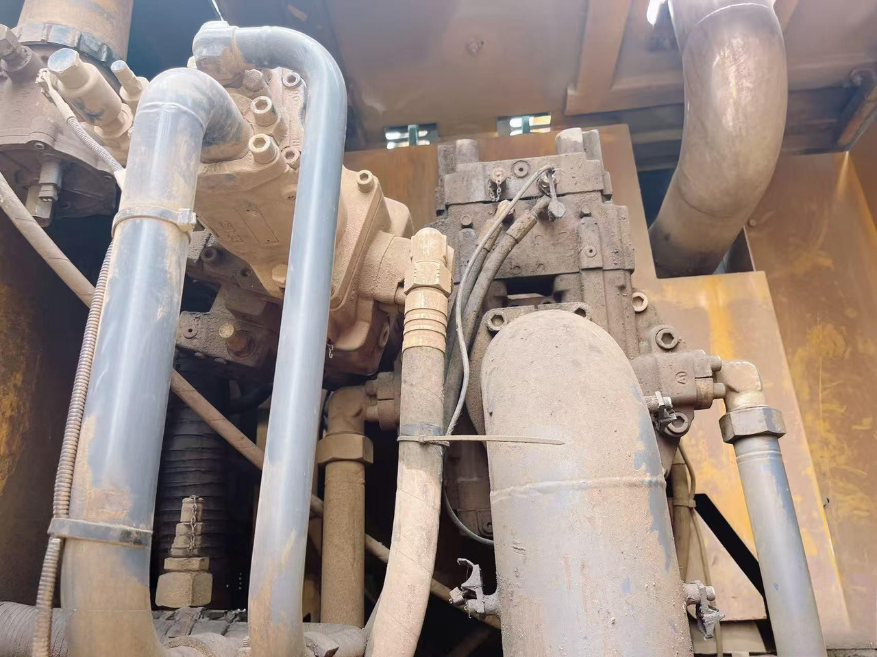 XCMG pililing machine second hand XR360E crawler rotary drilling rig - برج الحفر: صورة 4 XCMG pililing machine second hand XR360E crawler rotary drilling rig - برج الحفر: صورة 4