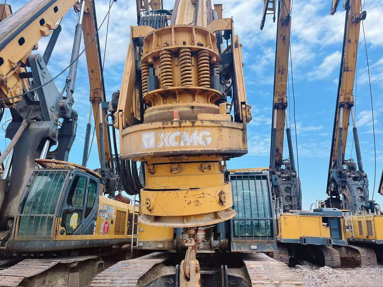 XCMG pililing machine second hand XR360E crawler rotary drilling rig - برج الحفر: صورة 2 XCMG pililing machine second hand XR360E crawler rotary drilling rig - برج الحفر: صورة 2