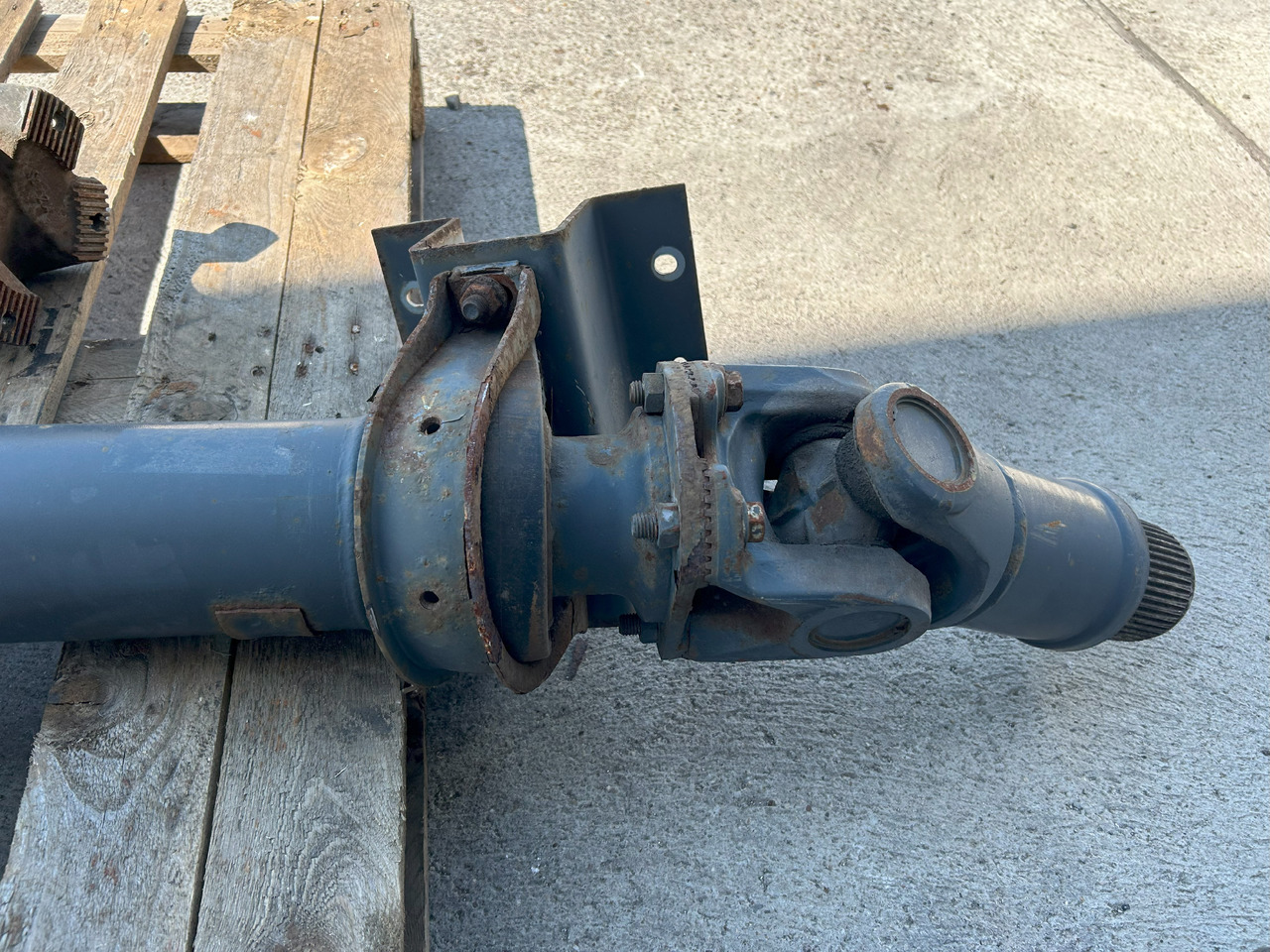 DAF XF 106 480 DRIVE SHAFT - عمود الكردان: صورة 4 DAF XF 106 480 DRIVE SHAFT - عمود الكردان: صورة 4