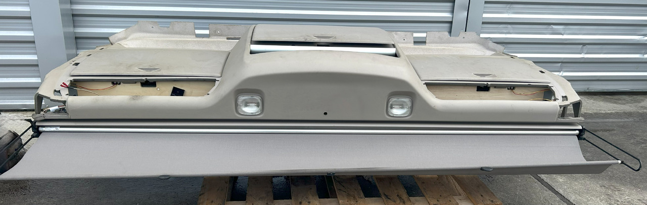DAF XF 106 480 UPPER COCKPIT STORAGE SHELVES SHELF STORAGE CONSOLE BOARD SUPER SPACE CAB - قطع غيار: صورة 3 DAF XF 106 480 UPPER COCKPIT STORAGE SHELVES SHELF STORAGE CONSOLE BOARD SUPER SPACE CAB - قطع غيار: صورة 3