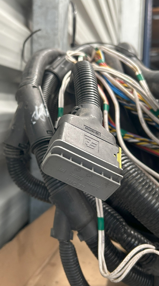 DAF XF 106 CHASSIS MAIN ELECTRICAL HARNESS - تسخير/ تجميع الكابلات: صورة 5 DAF XF 106 CHASSIS MAIN ELECTRICAL HARNESS - تسخير/ تجميع الكابلات: صورة 5