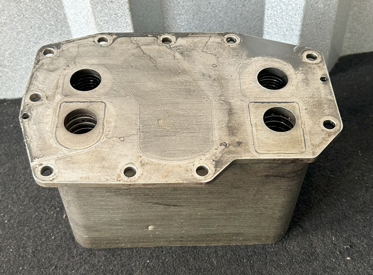 DAF XF 106 MX-11 44 OIL COOLER - مبرد الزيت: صورة 2 DAF XF 106 MX-11 44 OIL COOLER - مبرد الزيت: صورة 2
