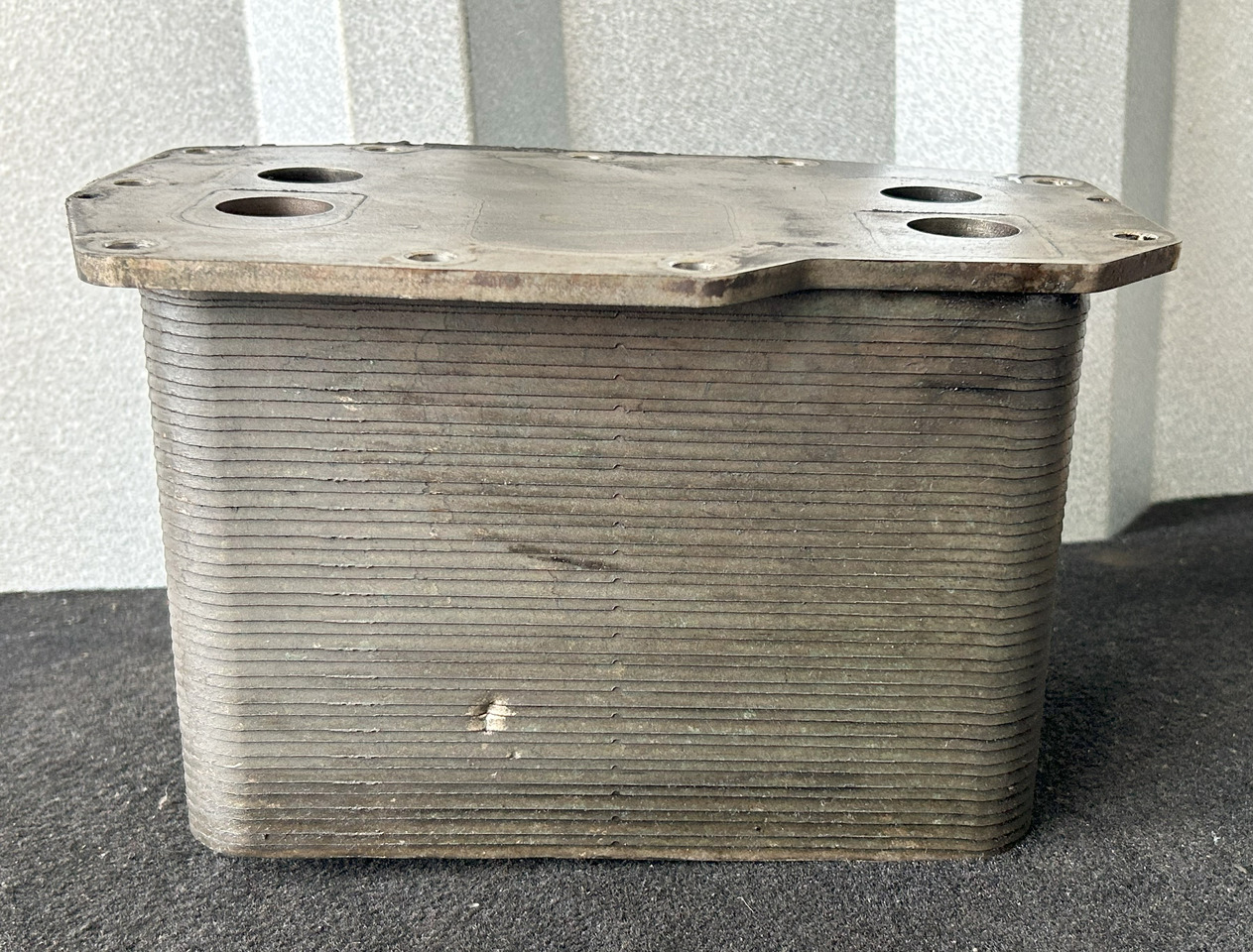 DAF XF 106 MX-11 44 OIL COOLER - مبرد الزيت: صورة 1 DAF XF 106 MX-11 44 OIL COOLER - مبرد الزيت: صورة 1