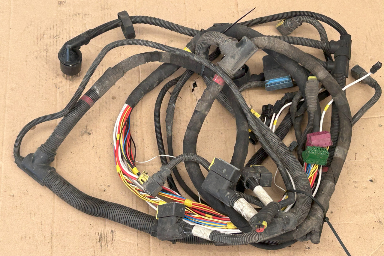 DAF XF 106 TRAILER SOCKET ELECTRICAL HARNESS - تسخير/ تجميع الكابلات: صورة 1 DAF XF 106 TRAILER SOCKET ELECTRICAL HARNESS - تسخير/ تجميع الكابلات: صورة 1