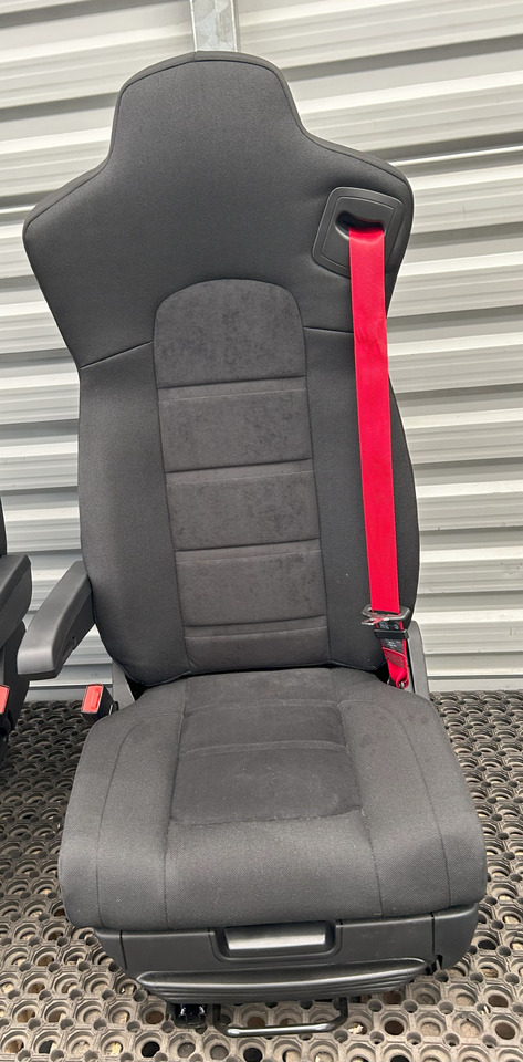 IVECO NEW SEAT IVECO S-WAY - مقعد: صورة 1 IVECO NEW SEAT IVECO S-WAY - مقعد: صورة 1