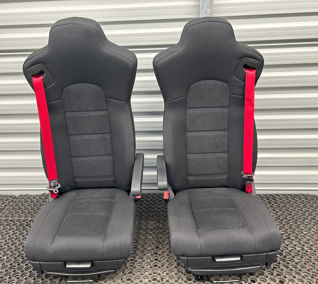 IVECO NEW SET OF SEATS IVECO S-WAY - مقعد: صورة 1 IVECO NEW SET OF SEATS IVECO S-WAY - مقعد: صورة 1
