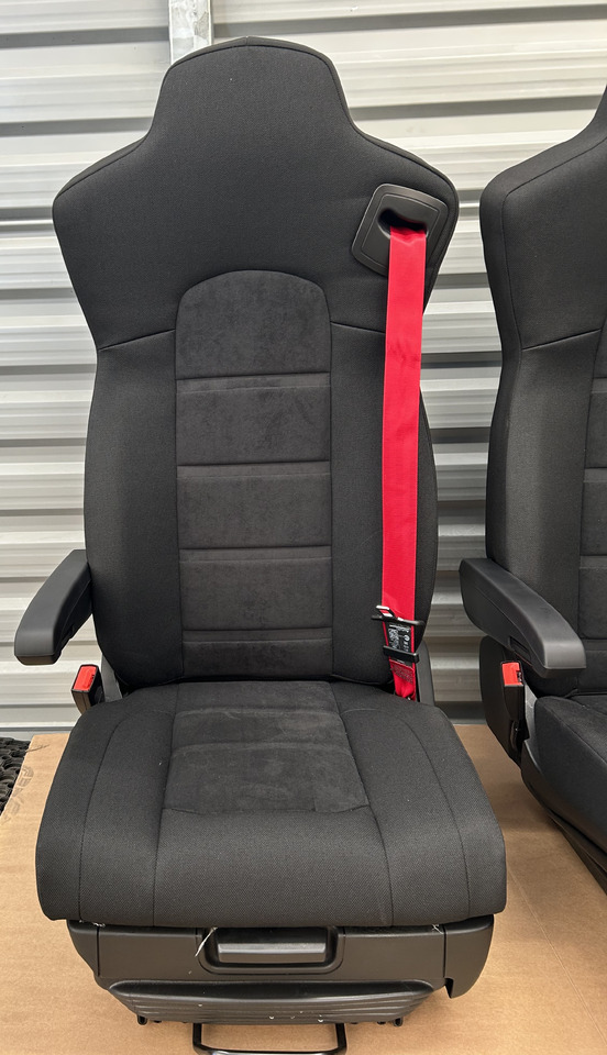 IVECO NEW SET OF SEATS IVECO S-WAY - مقعد: صورة 2 IVECO NEW SET OF SEATS IVECO S-WAY - مقعد: صورة 2