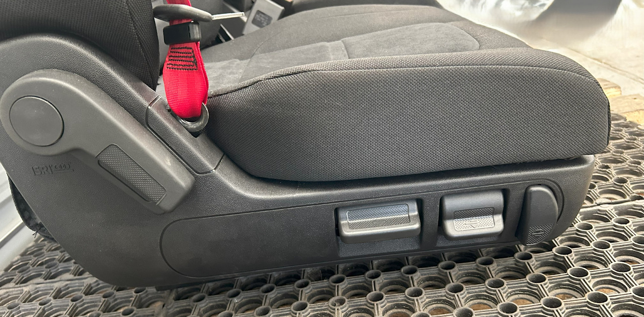 IVECO NEW SET OF SEATS IVECO S-WAY - مقعد: صورة 5 IVECO NEW SET OF SEATS IVECO S-WAY - مقعد: صورة 5