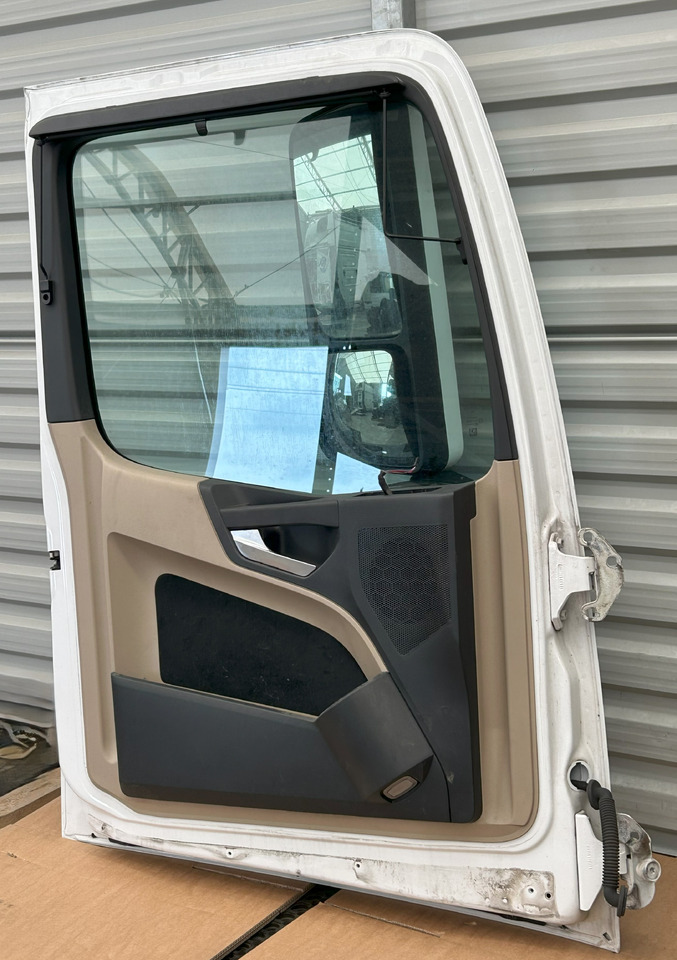 MERCEDES ACTROS MP4 DOOR LEFT WITH MIRROR - باب و قطع الغيار: صورة 5 MERCEDES ACTROS MP4 DOOR LEFT WITH MIRROR - باب و قطع الغيار: صورة 5