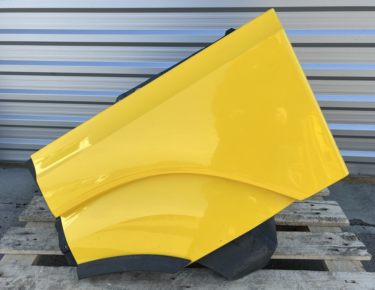 MERCEDES ACTROS MP5 STORAGE COMPARTMENT EXTENSION OF THE STEPS LEFT - قطع غيار عامة: صورة 1 MERCEDES ACTROS MP5 STORAGE COMPARTMENT EXTENSION OF THE STEPS LEFT - قطع غيار عامة: صورة 1