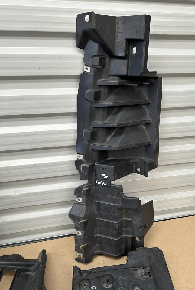 هيكل السيارة الخارجية - شاحنة MERCEDES-BENZ ACTROS MP4 BIGSPACE ENGINE SOUNDPROOFING COVER KIT: صورة 7 هيكل السيارة الخارجية - شاحنة MERCEDES-BENZ ACTROS MP4 BIGSPACE ENGINE SOUNDPROOFING COVER KIT: صورة 7