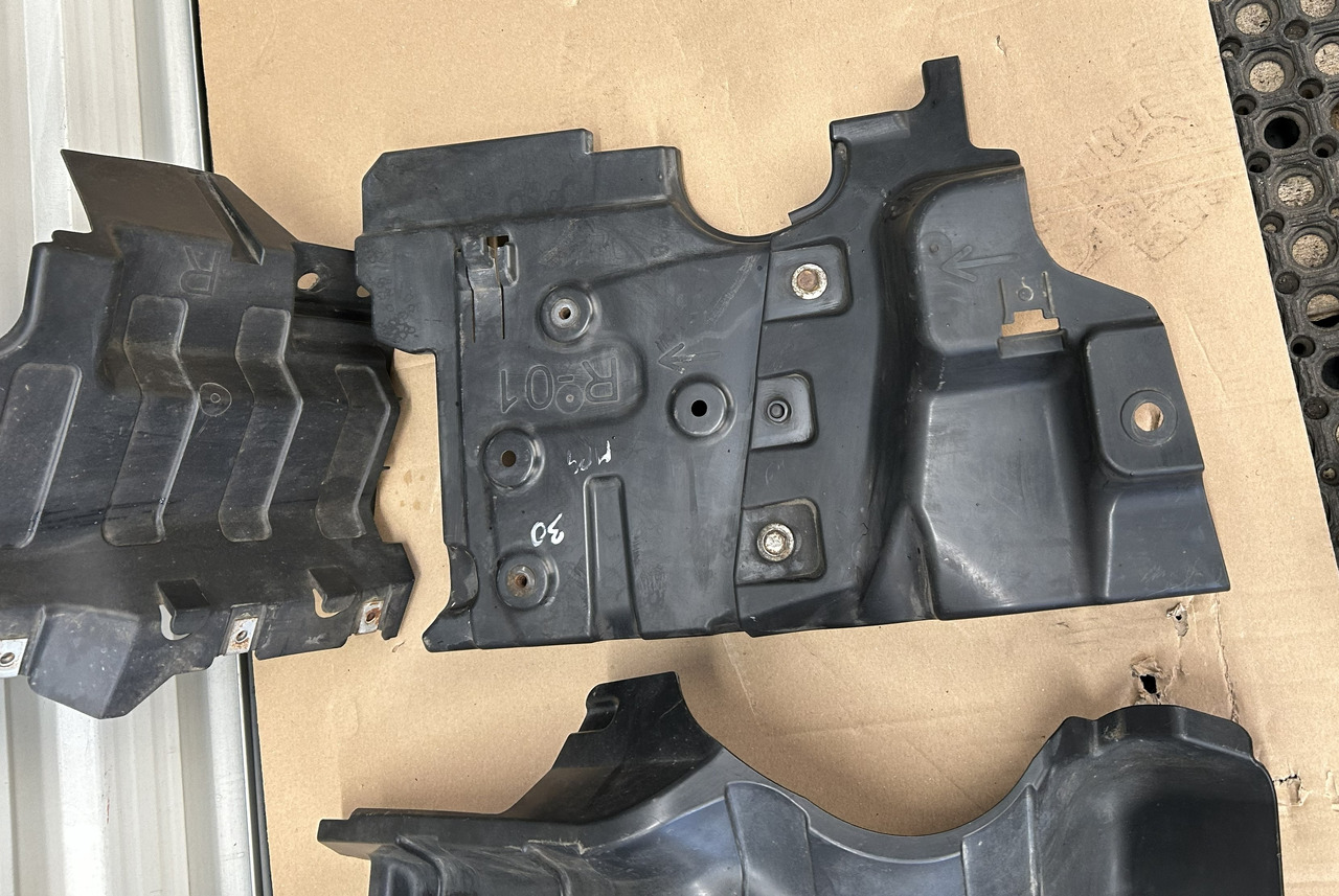 هيكل السيارة الخارجية - شاحنة MERCEDES-BENZ ACTROS MP4 BIGSPACE ENGINE SOUNDPROOFING COVER KIT: صورة 6 هيكل السيارة الخارجية - شاحنة MERCEDES-BENZ ACTROS MP4 BIGSPACE ENGINE SOUNDPROOFING COVER KIT: صورة 6