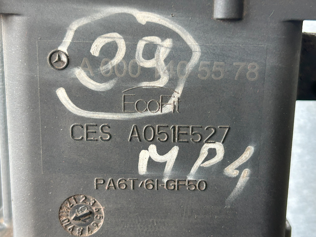 MERCEDES-BENZ AROCS MP4 ADBLUE PUMP - كاتم الصوت/الخمارات - شاحنة: صورة 2 MERCEDES-BENZ AROCS MP4 ADBLUE PUMP - كاتم الصوت/الخمارات - شاحنة: صورة 2