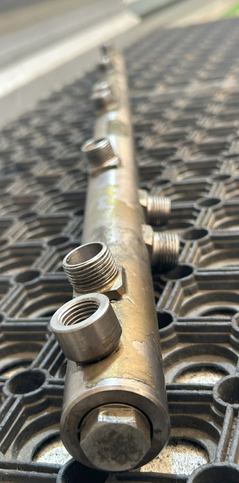 MERCEDES-BENZ Commonrail pressure pipe ACTROS MP4 - نظام الوقود - شاحنة: صورة 2 MERCEDES-BENZ Commonrail pressure pipe ACTROS MP4 - نظام الوقود - شاحنة: صورة 2