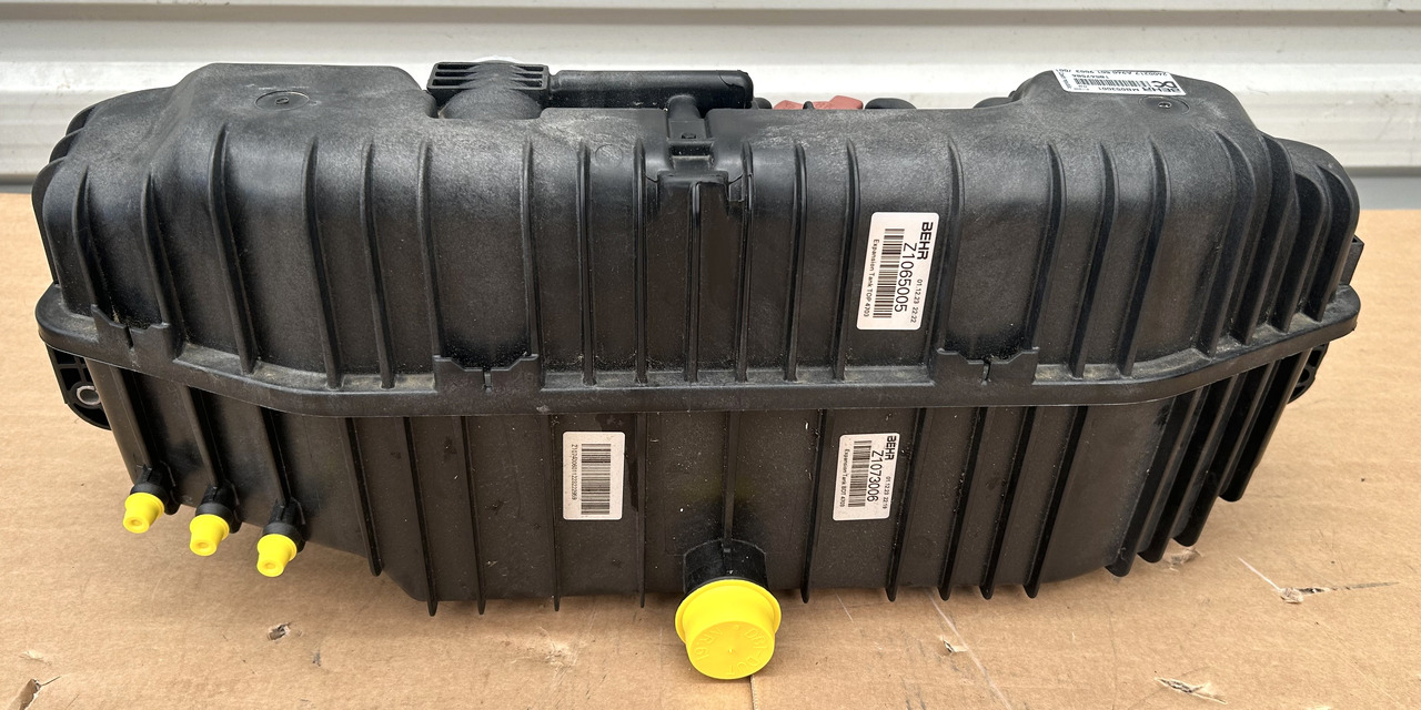 MERCEDES COOLANT EXPANSION TANK AROCS ACTROS MP4 MP5 - خزان التوسع: صورة 2 MERCEDES COOLANT EXPANSION TANK AROCS ACTROS MP4 MP5 - خزان التوسع: صورة 2