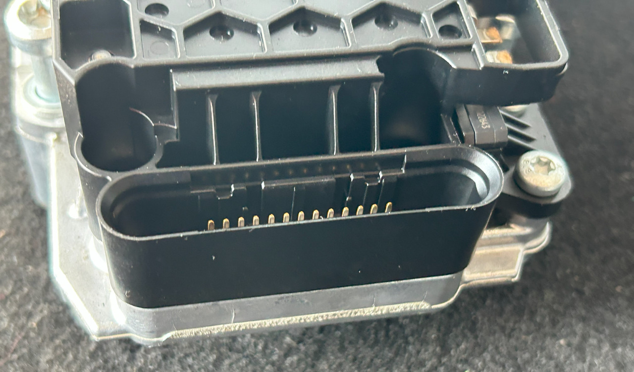 ZF DAF XF 106 530 TRAXON ZF VALVE BLOCK - وحدة تحكم الكتروني - شاحنة: صورة 5 ZF DAF XF 106 530 TRAXON ZF VALVE BLOCK - وحدة تحكم الكتروني - شاحنة: صورة 5