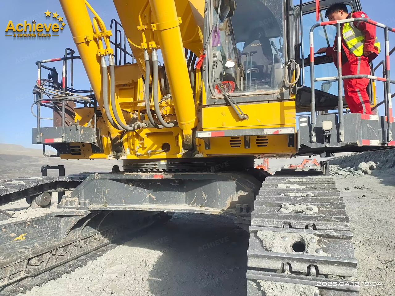 Komatsu 【ACHIEVE】TOP CONDITION!!! PC1250-11R 2023 4500h Horsepower (HP) 758 HP @ 1,800 rpm Operating weight (lbs) 269,300 - 272,600 Bucket Capacity (yd3) 5.3-9.5 - حفار زحاف: صورة 4 Komatsu 【ACHIEVE】TOP CONDITION!!! PC1250-11R 2023 4500h Horsepower (HP) 758 HP @ 1,800 rpm Operating weight (lbs) 269,300 - 272,600 Bucket Capacity (yd3) 5.3-9.5 - حفار زحاف: صورة 4