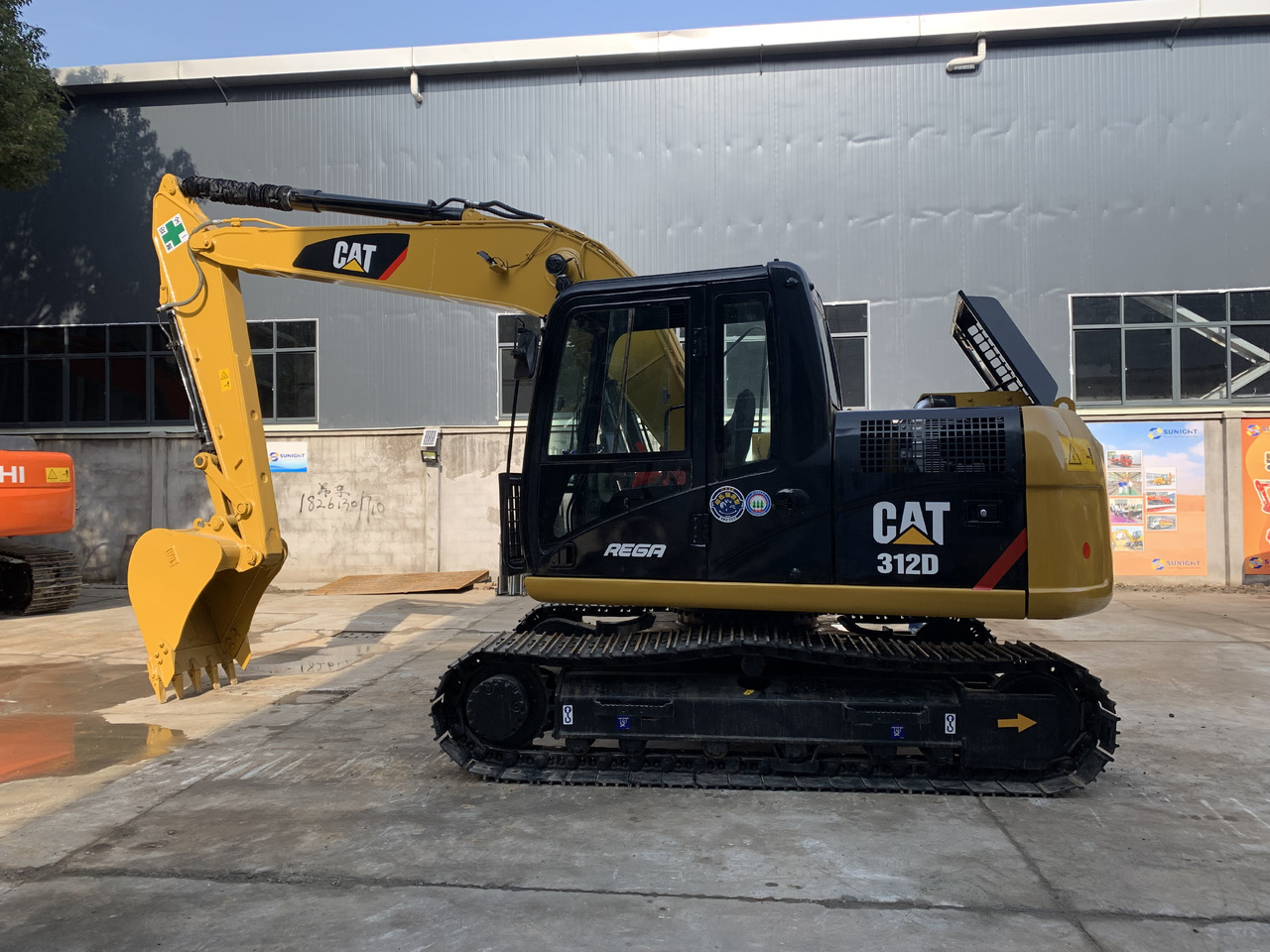 Caterpillar 12 ton Excavator Used Condition CAT 312D Good Price - حفار زحاف: صورة 2 Caterpillar 12 ton Excavator Used Condition CAT 312D Good Price - حفار زحاف: صورة 2