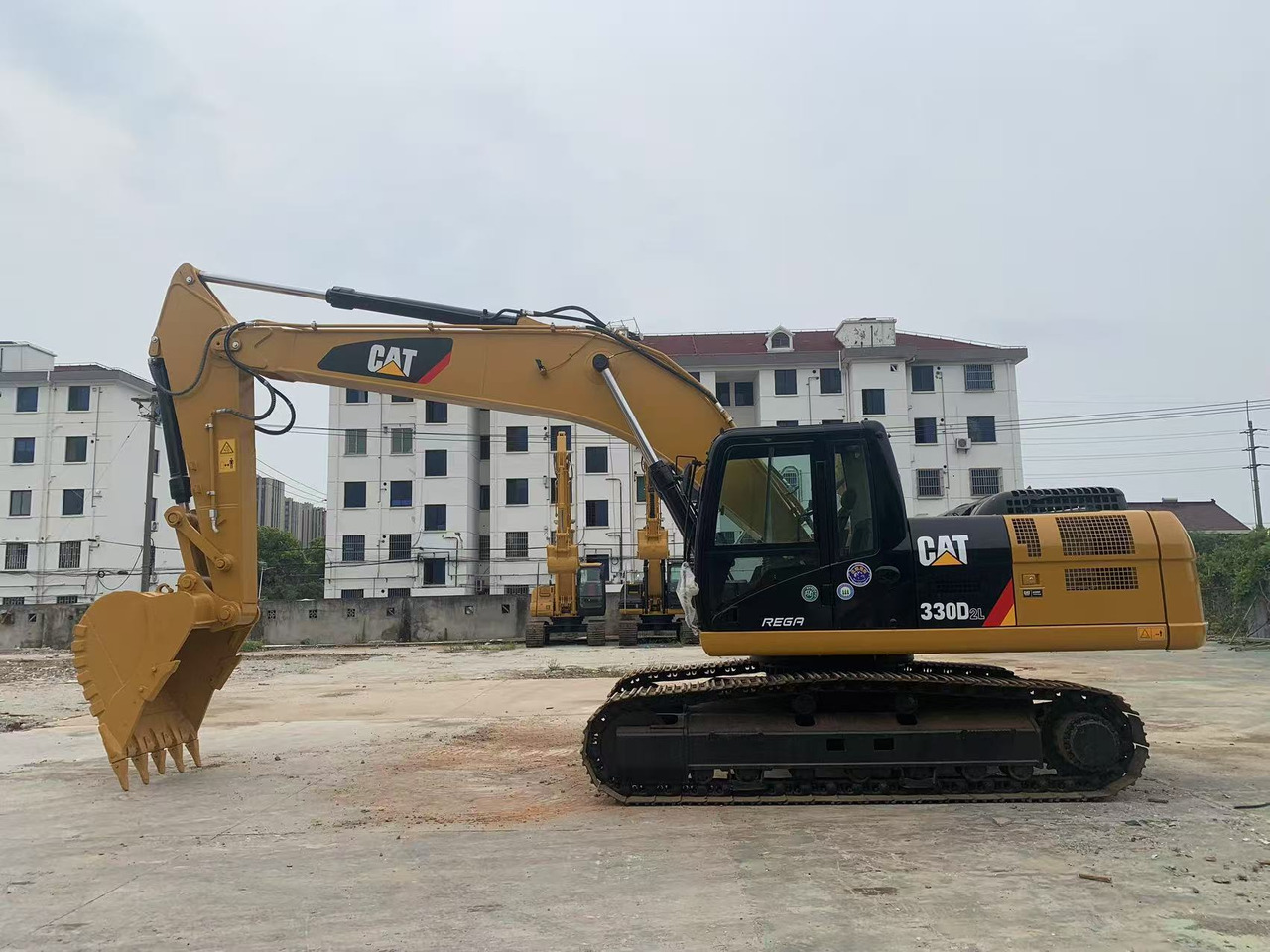 Caterpillar 330C, 330D Excavator 30 ton Japan Origin Mining Machine - حفار زحاف: صورة 2 Caterpillar 330C, 330D Excavator 30 ton Japan Origin Mining Machine - حفار زحاف: صورة 2